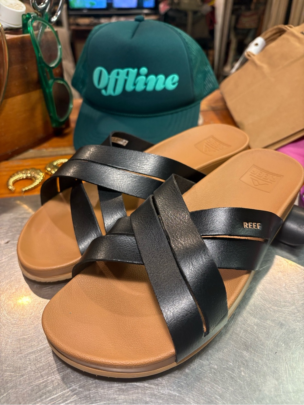 Reef Women’s Black Leather Crisscross Slide Sandals with Tan Footbed Size 8